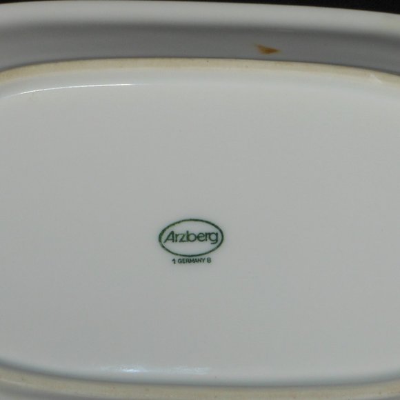 2 Oval Sandwich Plates. ARZBERG Germany - Picture 5 of 5